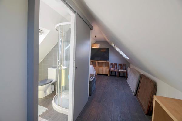 Maison Betton  PIECE DE VIE DE 70 m² / JARDIN SANS VIS A VIS / PROXIMITE ECOLE ET BUS  /  5 CHAMBRES
