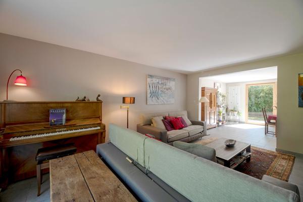 Maison Betton  PIECE DE VIE DE 70 m² / JARDIN SANS VIS A VIS / PROXIMITE ECOLE ET BUS  /  5 CHAMBRES