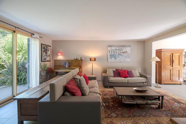 Maison Betton  PIECE DE VIE DE 70 m² / JARDIN SANS VIS A VIS / PROXIMITE ECOLE ET BUS  /  5 CHAMBRES