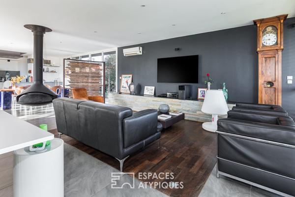 Maison d’architecte de plain pieds et son bois