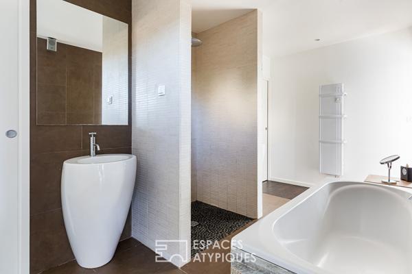 Maison d’architecte de plain pieds et son bois