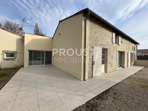 Exclusivité Saint Symphorien ensemble de deux maisons avec jardin et garage