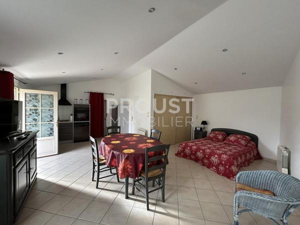 Exclusivité Saint Symphorien ensemble de deux maisons avec jardin et garage