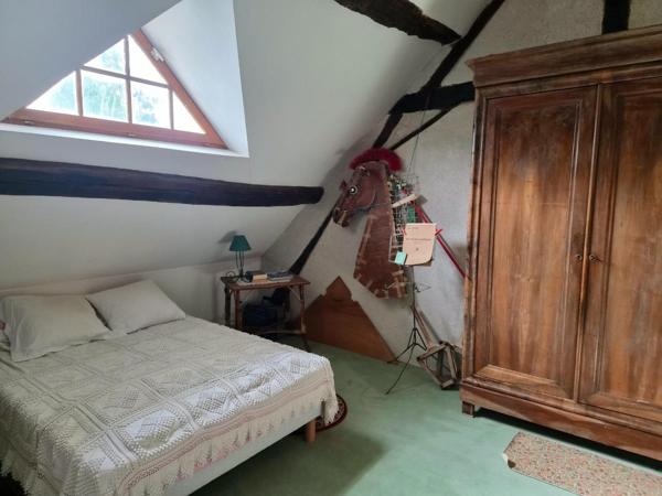 Maison authentique avec garage et dépendances