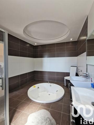 Maison à vendre 7 pièces 210 m² Chaingy