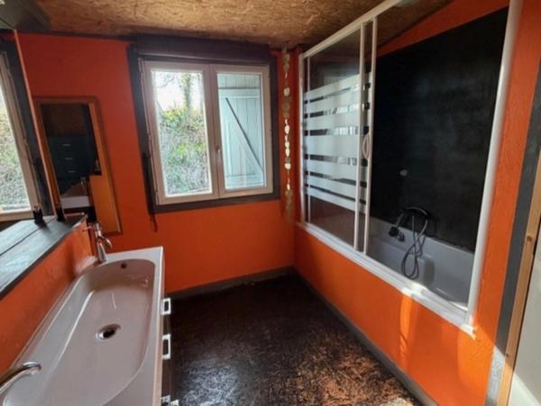 PLAISANCE(32) proche: au bout du chemin , SANS VOISIN, belle VUE, belle MAISON 174m2 économique, écologique, sur 15000m2 de terrain plat, dominant,