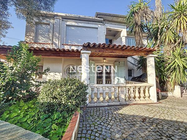 Villa Golfe-Juan Divisée en 10 Appartements - 150 mètre de la plage - Proche Parc Exflora - 290 M2