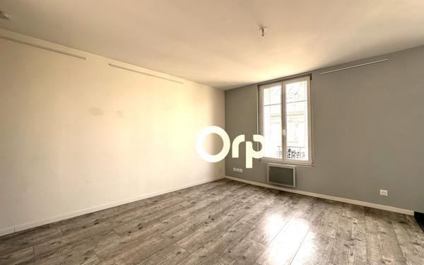 Appartement à louer    3 pièces • 9,62 m2 Soissons