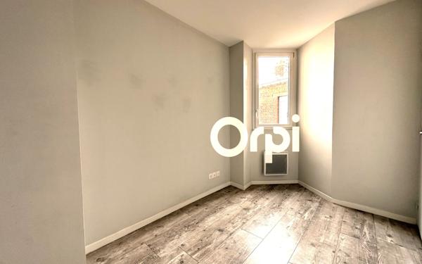 Appartement à louer    3 pièces • 9,62 m2 Soissons