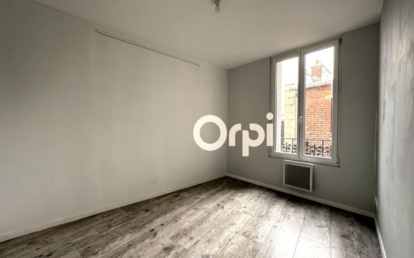 Appartement à louer    3 pièces • 9,62 m2 Soissons