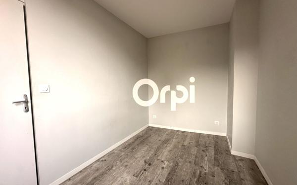 Appartement à louer    3 pièces • 9,62 m2 Soissons