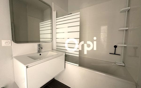 Appartement à louer    3 pièces • 9,62 m2 Soissons