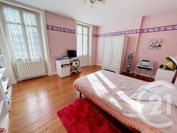 Maison à vendre  10 pièces - 330 m 2   LAVAL  - 53