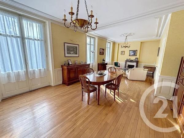 Maison à vendre  10 pièces - 330 m 2   LAVAL  - 53