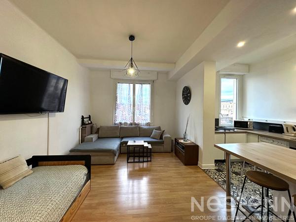 Location appartement T3 meublé centre-ville proche gare SNCF avec ascenseur et balcon à Carcassonne