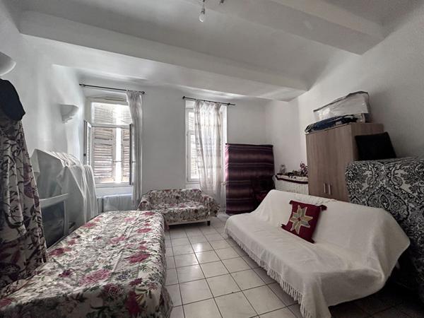 INVESTISSEURS Studio 2 pièce(s) 32 m² Rue d'Italie, Prefecture - BAIL EN COURS