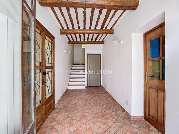 Authentique mas provençal en pierre avec dépendences, 2ha de terrain et piscine Monteux