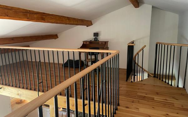 Maison à louer    3 pièces •  Meyrannes