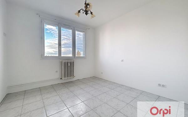 Appartement à louer    3 pièces • 72,27 m2 Montluçon