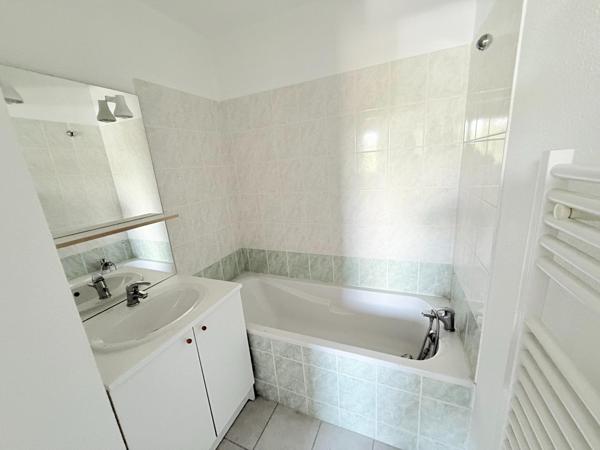 Appartement T2 avec balcon et parking