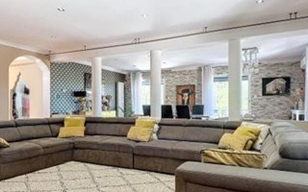 Maison à vendre    6 pièces •  Beaucaire