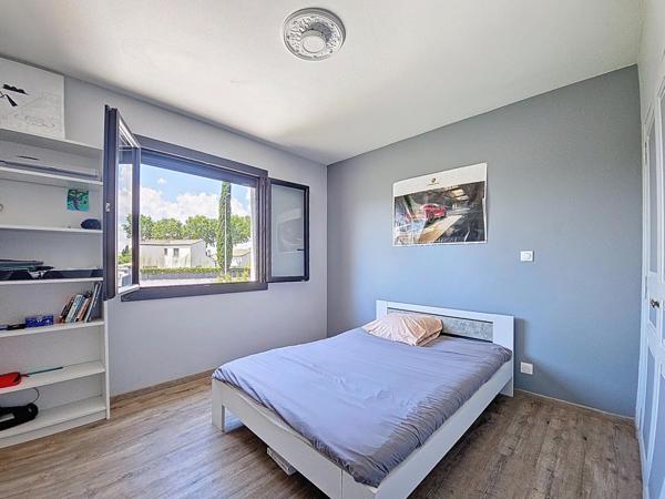 Grande villa familiale de 178 m² – 7 chambres – Terrain clos de 600 m² – Proche commodités