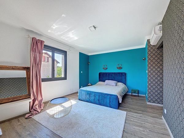 Grande villa familiale de 178 m² – 7 chambres – Terrain clos de 600 m² – Proche commodités