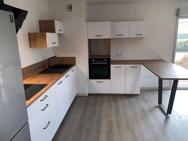 Appartement à louer 815 € CC Léguevin 3 p 64 m² DPE C