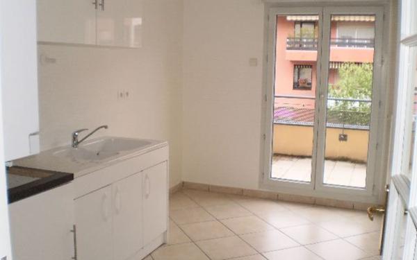 Appartement à louer    3 pièces • 73 m2 Sainte-Foy-lès-Lyon