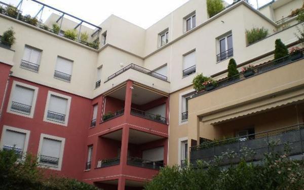 Appartement à louer    3 pièces • 73 m2 Sainte-Foy-lès-Lyon