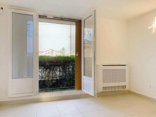 Appartement lumineux 4 pièces, 3 chambres, 76m2. Petit Balcon