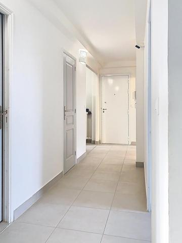 Appartement lumineux 4 pièces, 3 chambres, 76m2. Petit Balcon