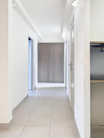 Appartement lumineux 4 pièces, 3 chambres, 76m2. Petit Balcon