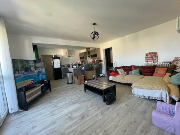Appartement lumineux avec terrasse, balcon et garage ? 92 m²