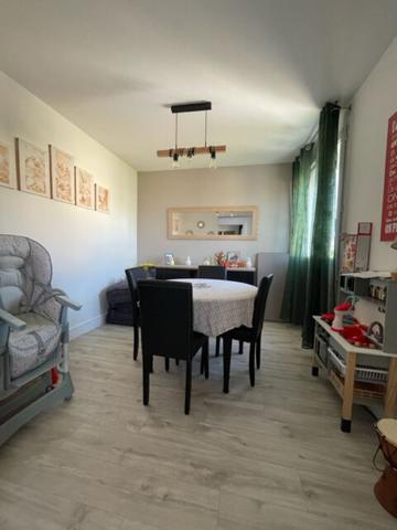 Appartement lumineux avec terrasse, balcon et garage ? 92 m²