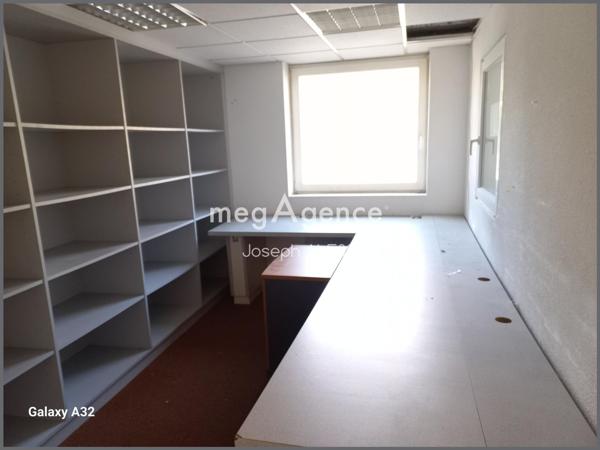 Bureaux à Coin-lès-Cuvry, 57420 - 18 pièces 274m²