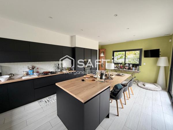 MAISON PLAIN PIED -  157M2 - GARAGE - PISCINE - TERRAIN 653M2