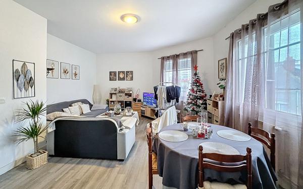 Immeuble à vendre    3 pièces •  Tours