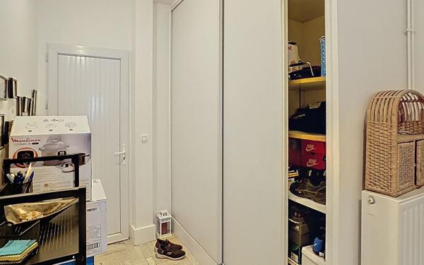 Immeuble à vendre    3 pièces •  Tours