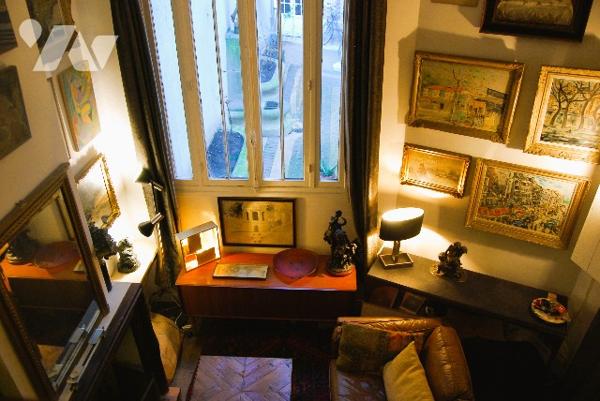 CHAMPS DE MARS  -  Dans un immeuble de prestige, maison de 3 pièces