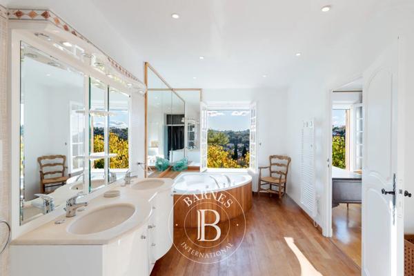 Grasse, Villa 6 Chambres -  400 m² à vendre