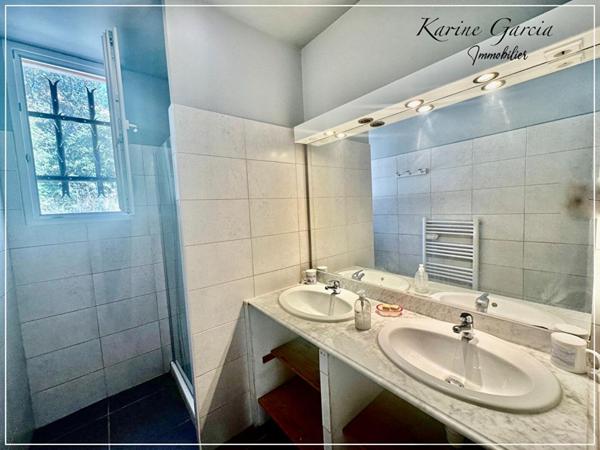 EMPLACEMENT PRIVILEGIE A PROXIMITE DE LA MER - A 5 MINUTES A PIED DU FORT BALAGUIER  LA SEYNE SUR MER - AU CALME ABSOLU  - MAISON  4 PIECES  70 m2 - TERRAIN 645 M²