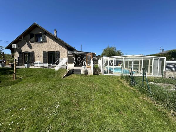 Maison de village
                                                                                                                                                                                                                                                                                                                        7 pièce(s)                                                                                                                                                                                                          5 chambre(s)                                                                                                                                                                                                          180  m²