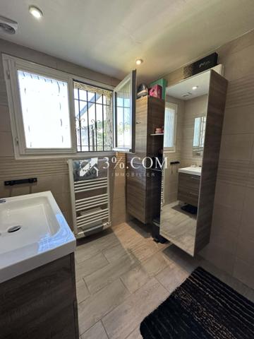 Maison de village
                                                                                                                                                                                                                                                                                                                        7 pièce(s)                                                                                                                                                                                                          5 chambre(s)                                                                                                                                                                                                          180  m²