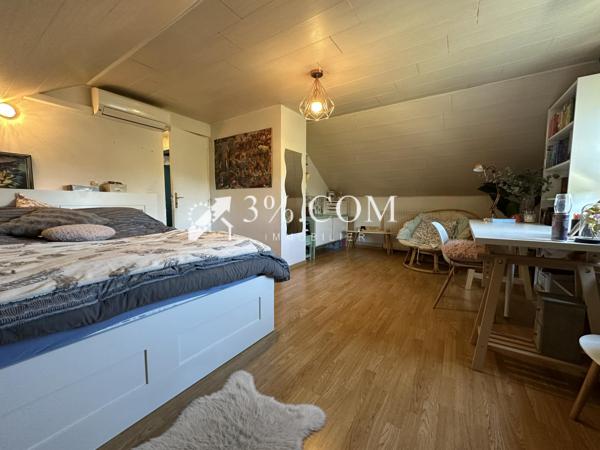 Maison de village
                                                                                                                                                                                                                                                                                                                        7 pièce(s)                                                                                                                                                                                                          5 chambre(s)                                                                                                                                                                                                          180  m²