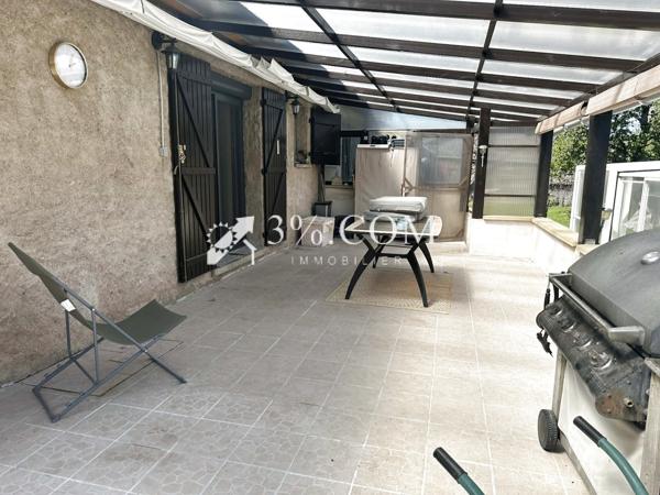 Maison de village
                                                                                                                                                                                                                                                                                                                        7 pièce(s)                                                                                                                                                                                                          5 chambre(s)                                                                                                                                                                                                          180  m²