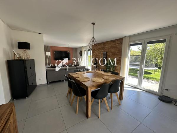 Maison de village
                                                                                                                                                                                                                                                                                                                        7 pièce(s)                                                                                                                                                                                                          5 chambre(s)                                                                                                                                                                                                          180  m²
