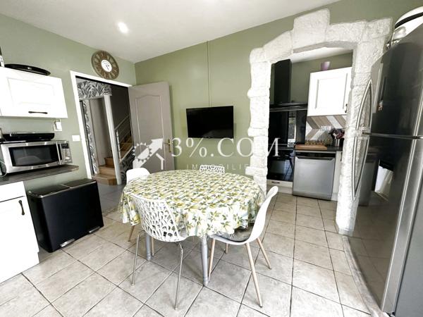 Maison de village
                                                                                                                                                                                                                                                                                                                        7 pièce(s)                                                                                                                                                                                                          5 chambre(s)                                                                                                                                                                                                          180  m²