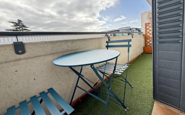 Appartement à vendre    3 pièces •  Lyon 8