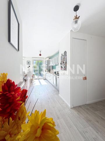 Montigny le Bretonneux - Quartier du Village - Sous garantie décennale. Appartement 3 pièce(s) 71m², 2 jardins, 2 places de parkings.